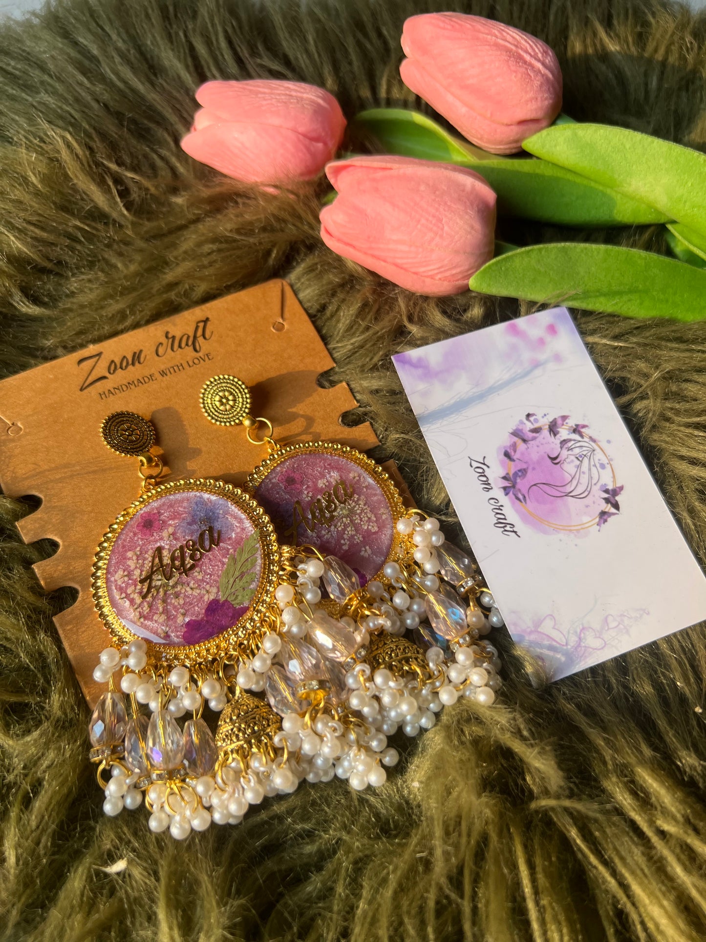 Dreamy floral pinky earrings ✨🩷