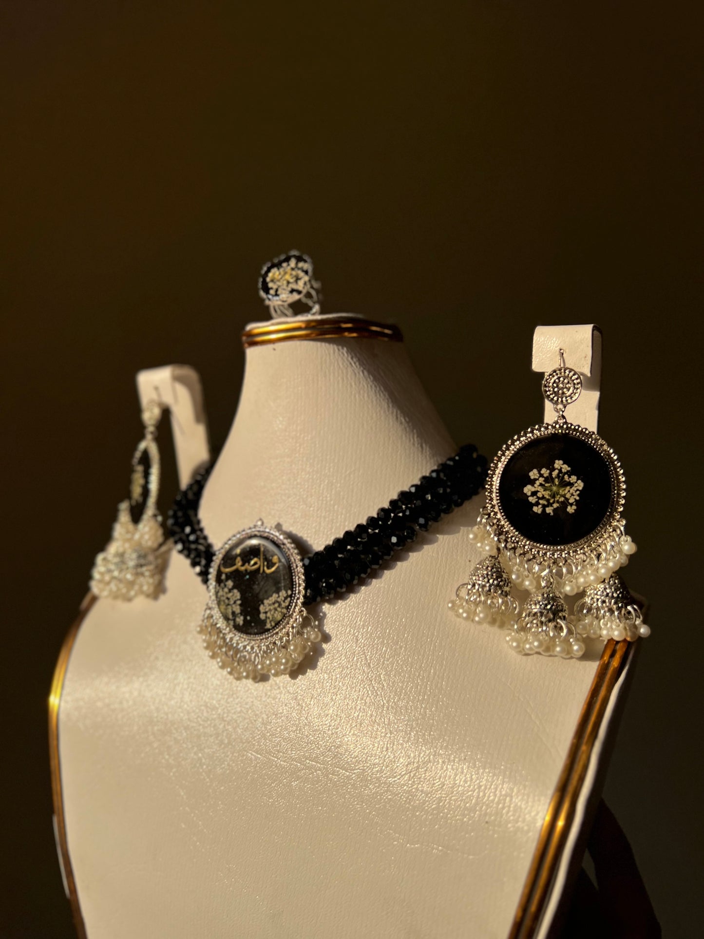 Classy set✨🖤-Earrings,Chokker & Ring