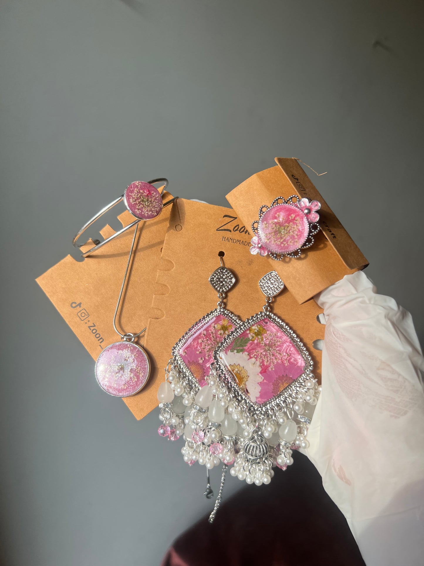 The Aurora Gift box 🎀🦢- Resin jewelry ( tray , jhumkas , ring , bracelet, pendent , hair comb ,handwatch )✨🦋
