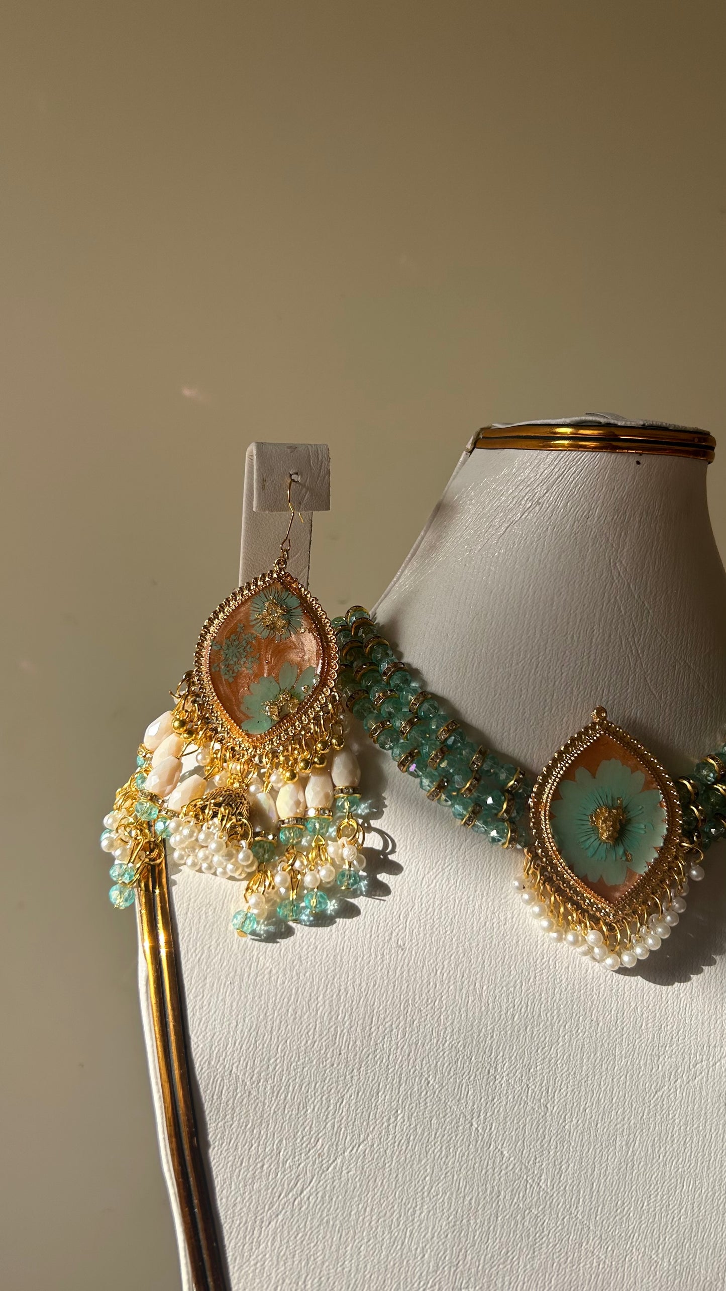 Aqua & peach Dreamy set ✨🩵🧡Earrings Chokker bangles and Ring