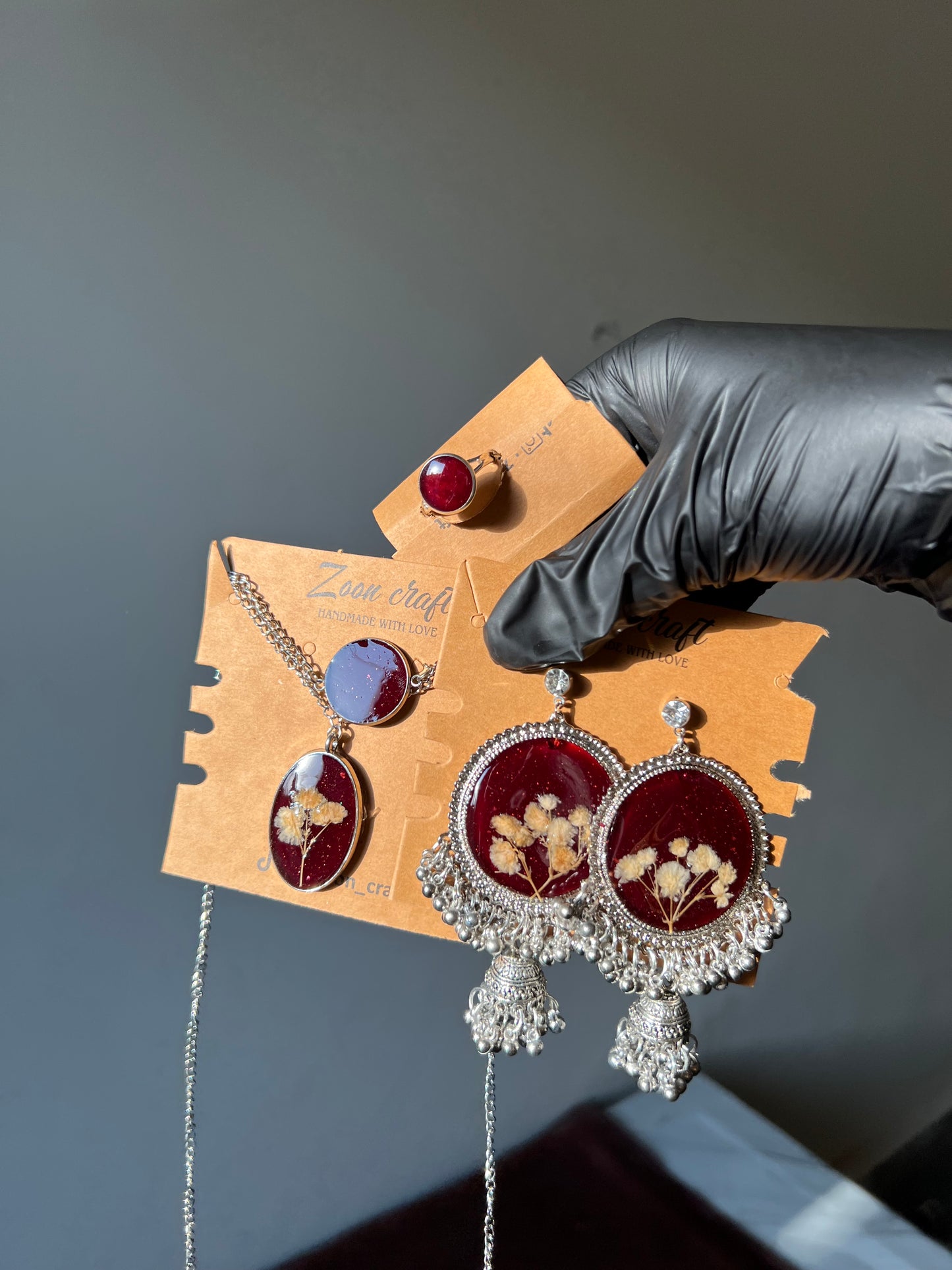 Red whisper ❤️ - Resin blood gypso set 💅🏻 ( earrings, pendent, bracelet & ring ) ✨🫶🏻