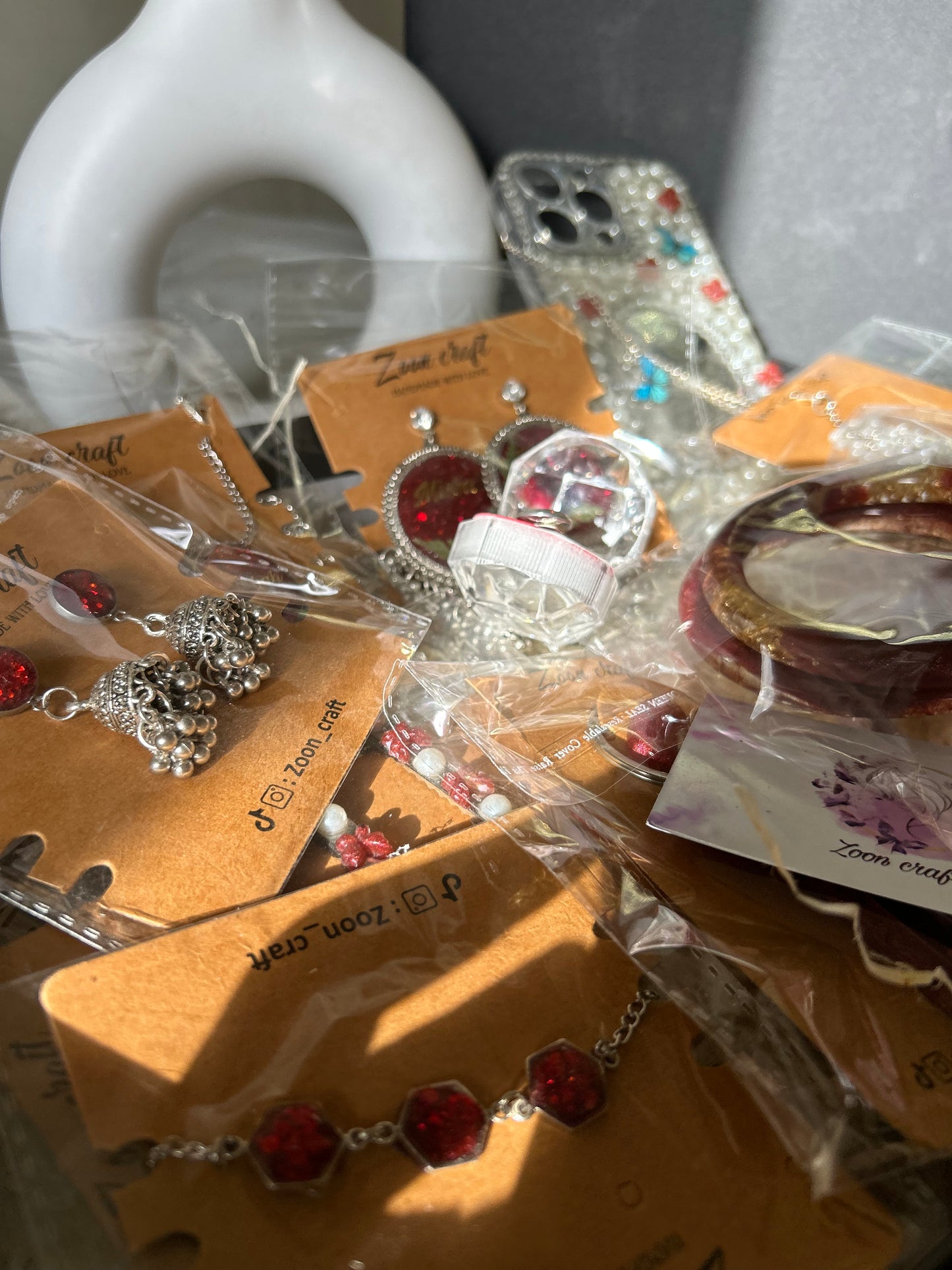Rose Reverie Gift box 🫶🏻🌹- Resin jewelry ( jhumkas , ring , earrings, pendent , payal , keychain , hair pins , phone cover , bracelet, bangels ) ✨🫶🏻