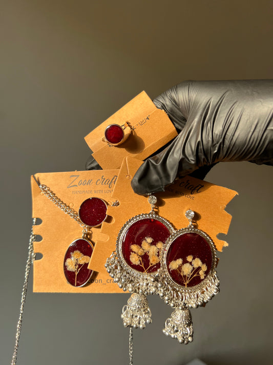Red whisper ❤️ - Resin blood gypso set 💅🏻 ( earrings, pendent, bracelet & ring ) ✨🫶🏻